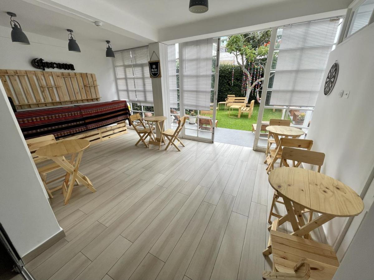 Casaroma Hostels Lima Exterior foto